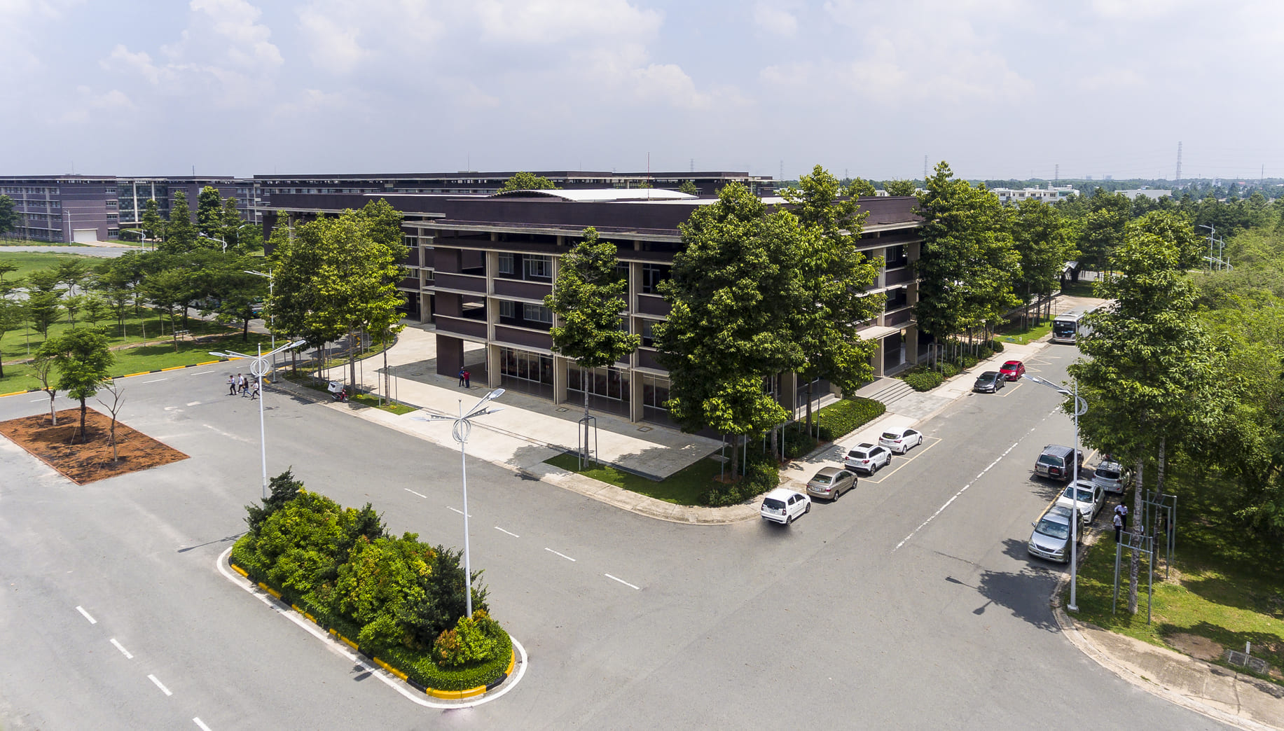 イースタンインターナショナル大学 (EIU)