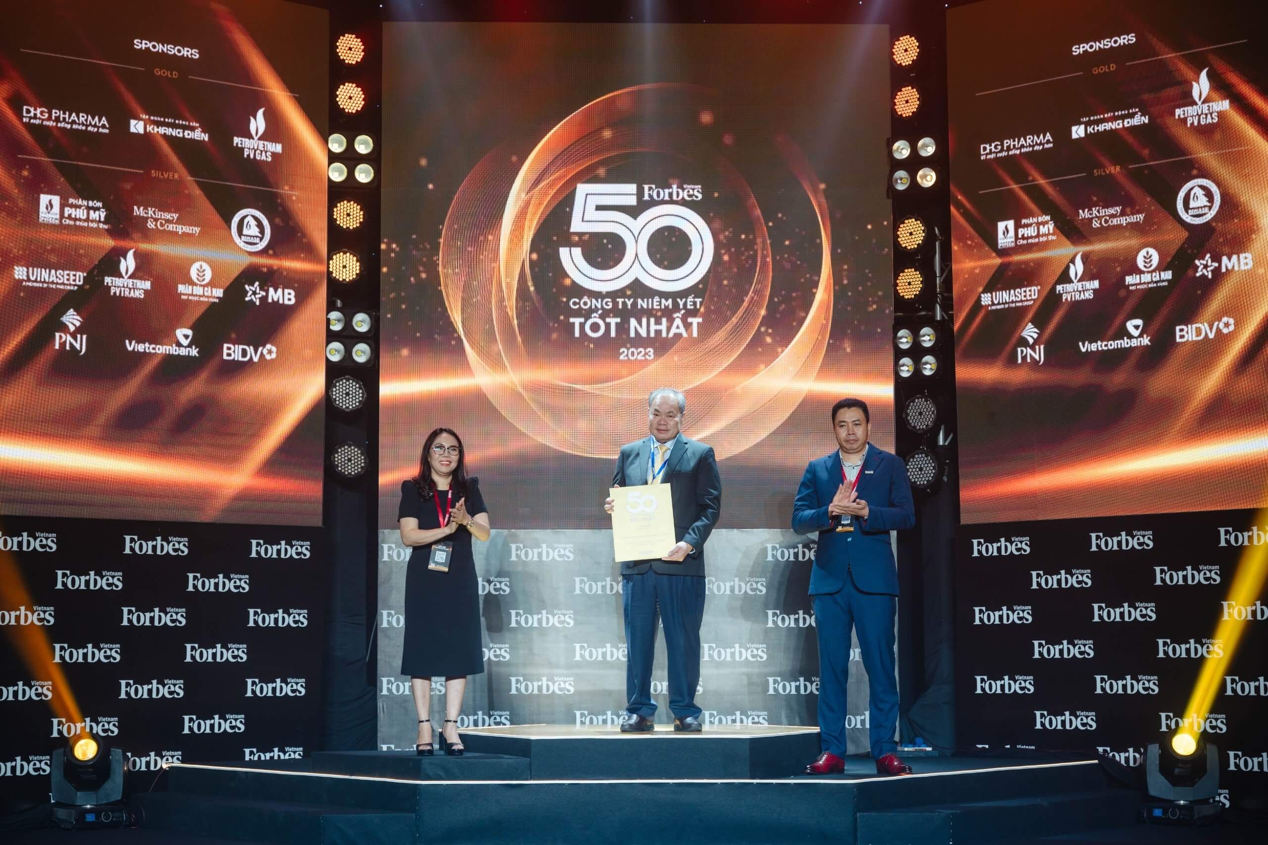 2023년 베트남에서 가장 많이 상장된 기업 50위